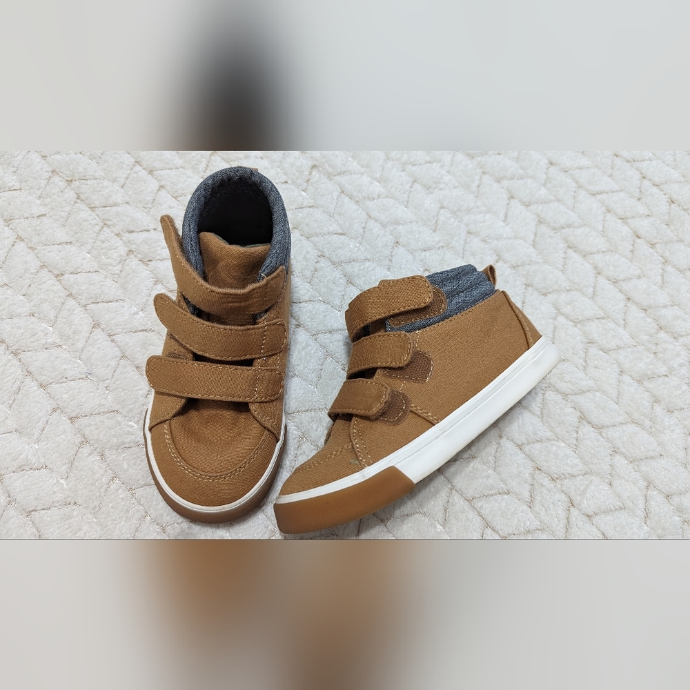 Old Navy Velcro Shoes. Size 10